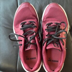 Nike Red Athletic Shoes with Breathable Mesh Design